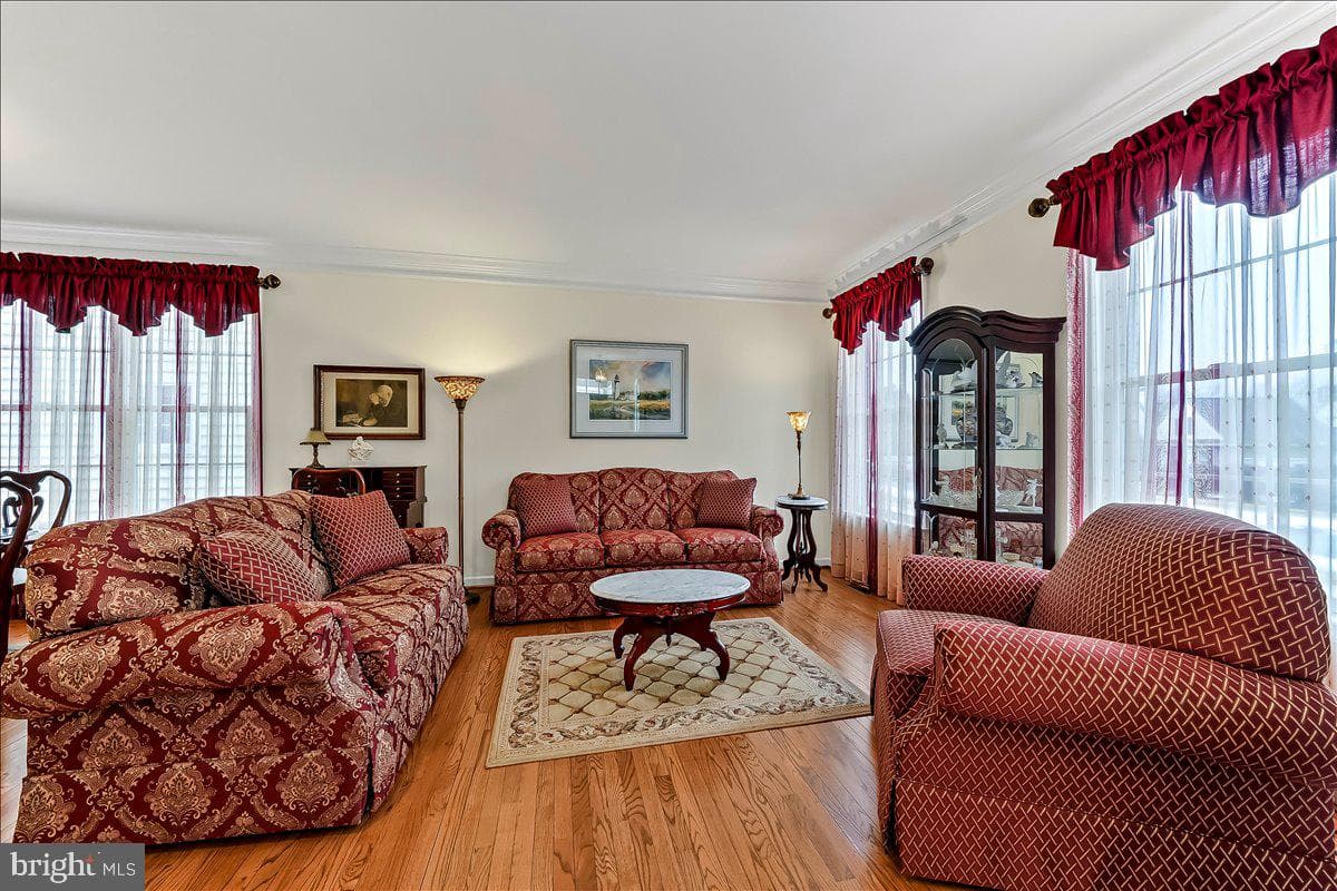 336 Carlisle Drive photo 9