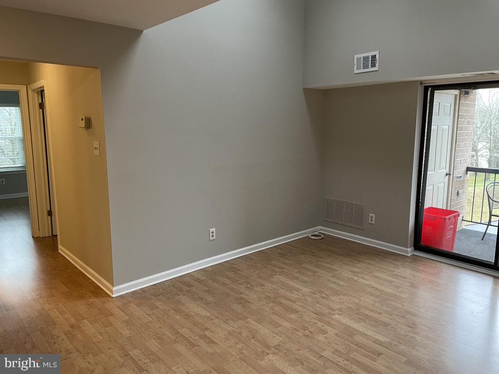 1430 Washington Place photo 6