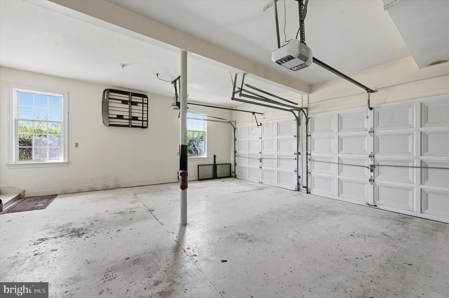 50 Howson Lane photo 32