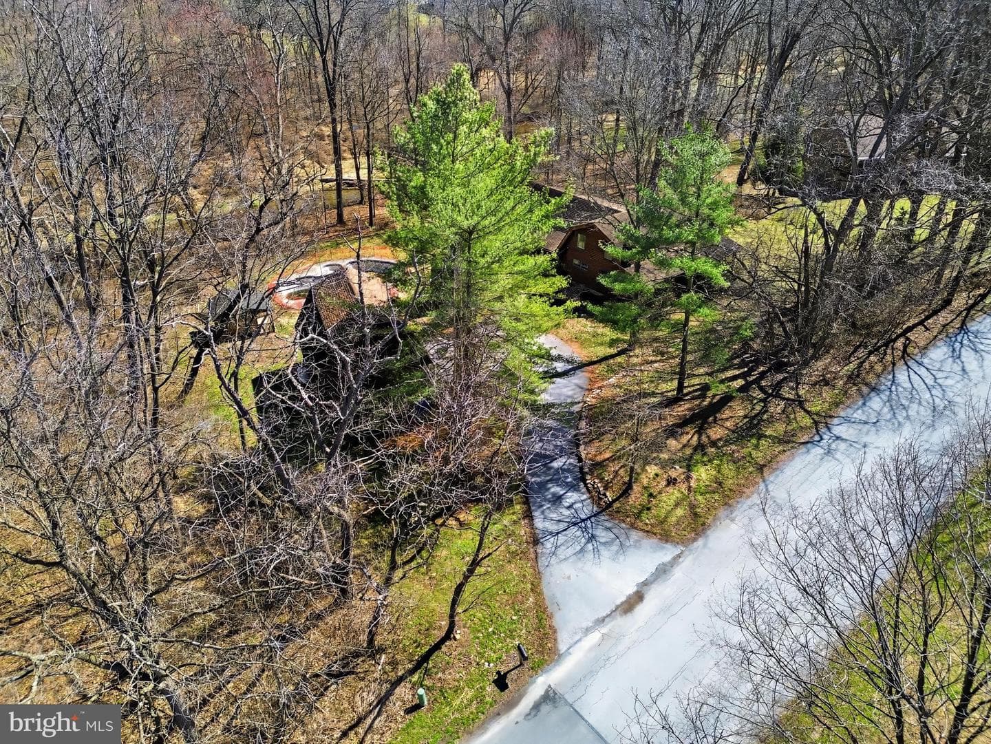 24 Grist Mill Lane photo 3
