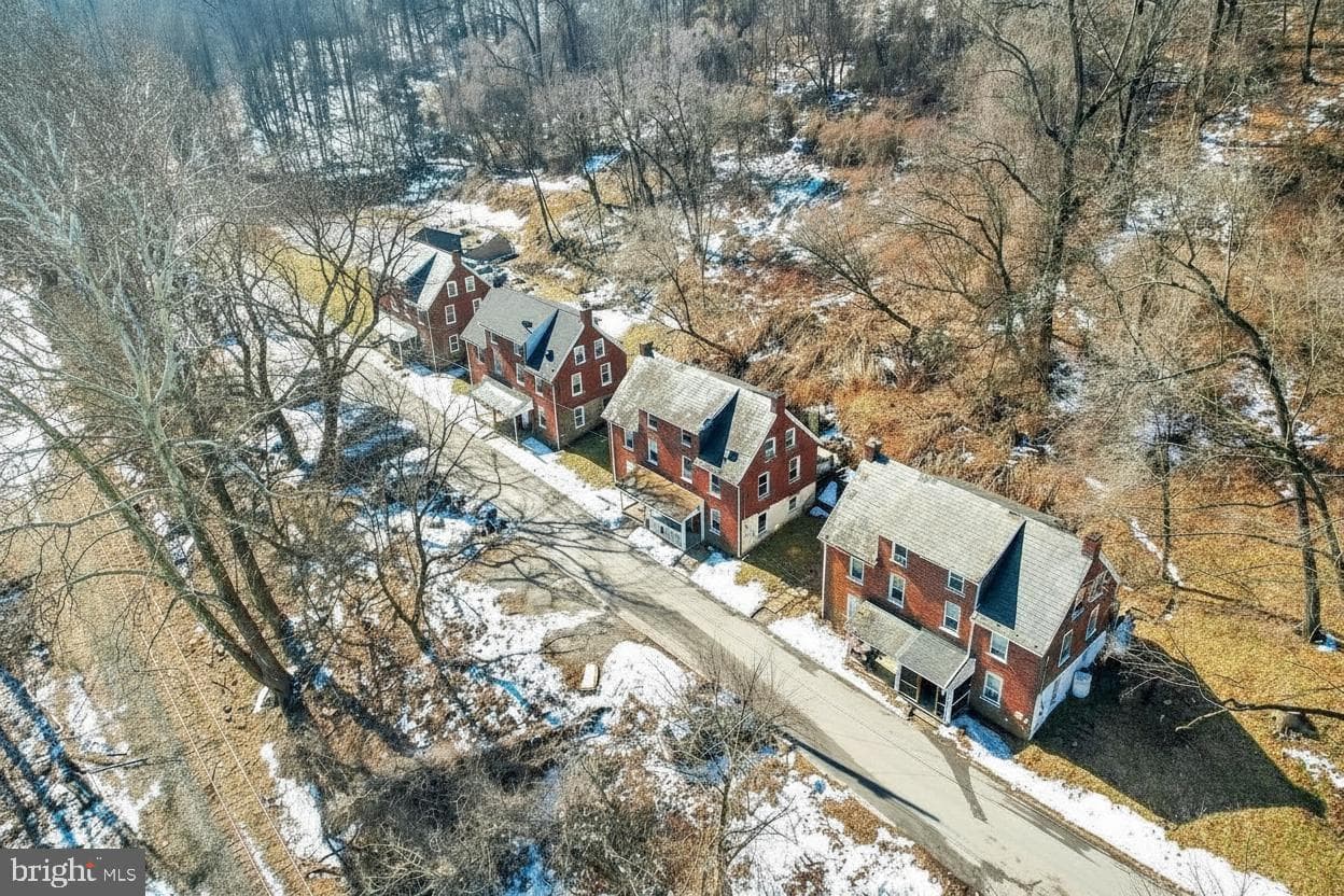 1410 Brick Row photo 12