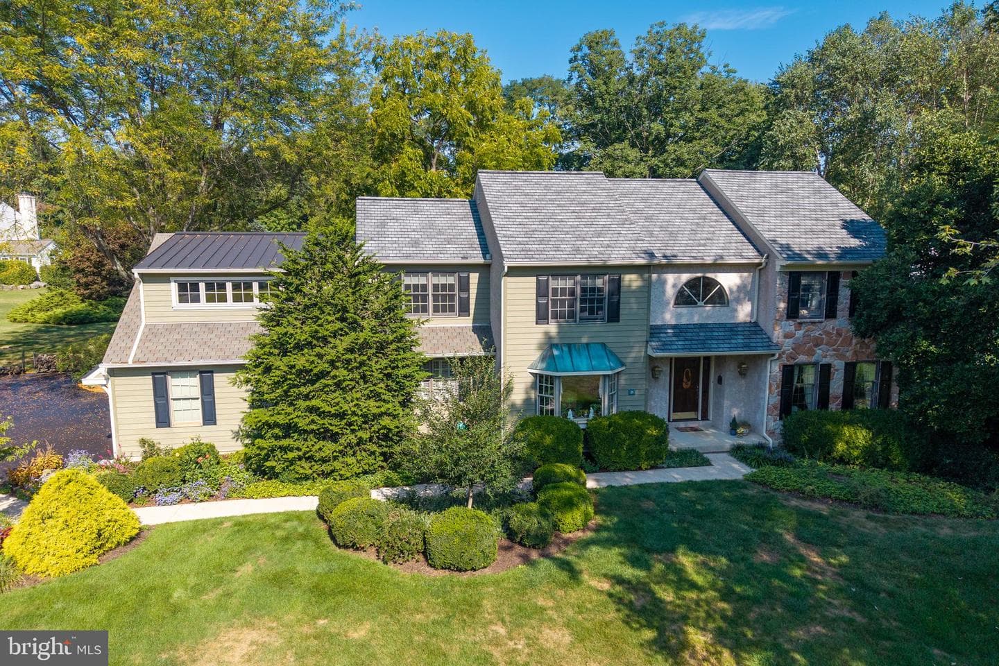 21 Lexington Manor