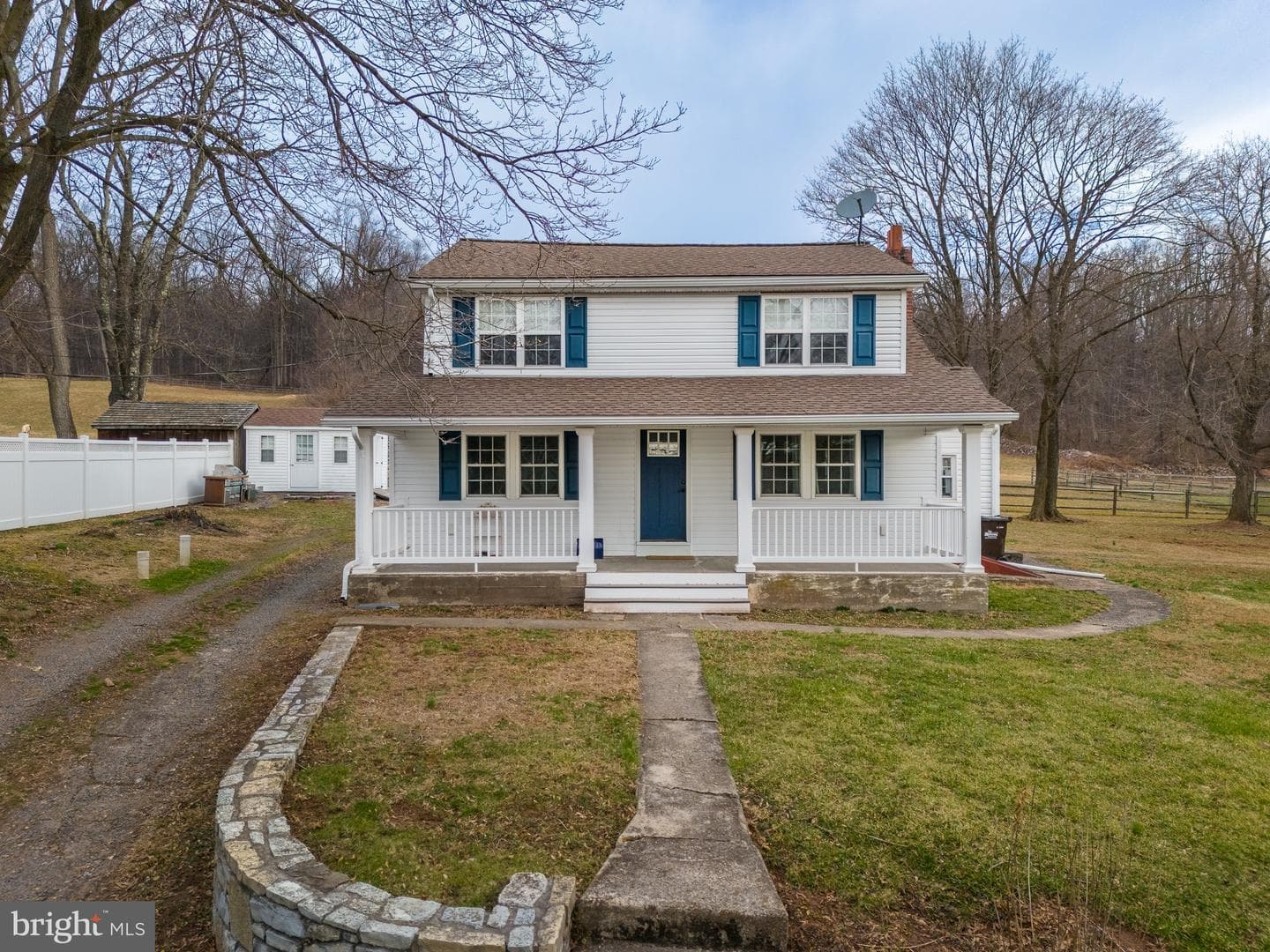 215 Hopewell Road photo 2