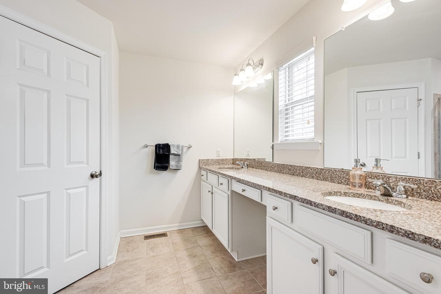 35 Addison Lane photo 23