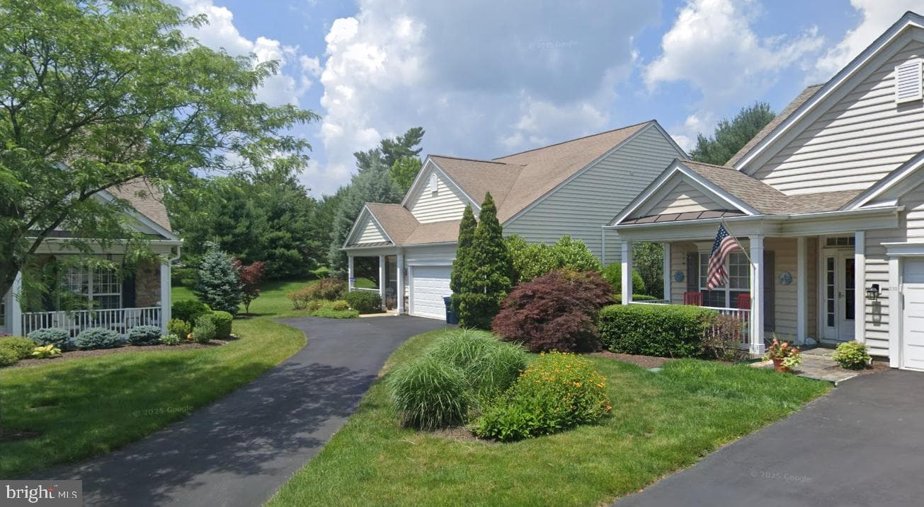 108 Petunia Drive photo 32