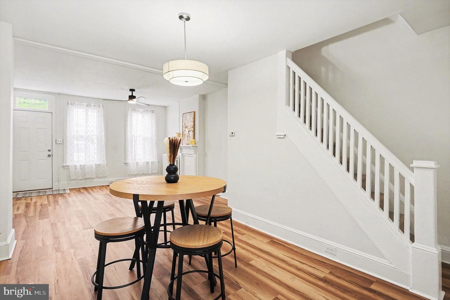 344 Grover Street photo 25