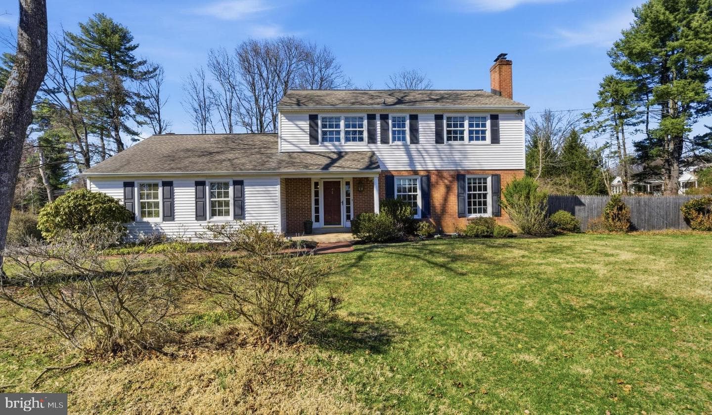 1329 Sugartown Road photo 1