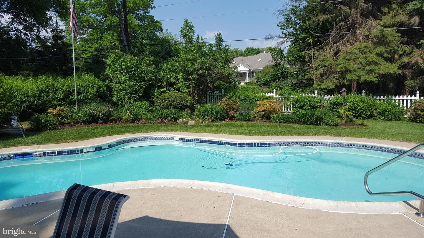 1329 Sugartown Road photo 33