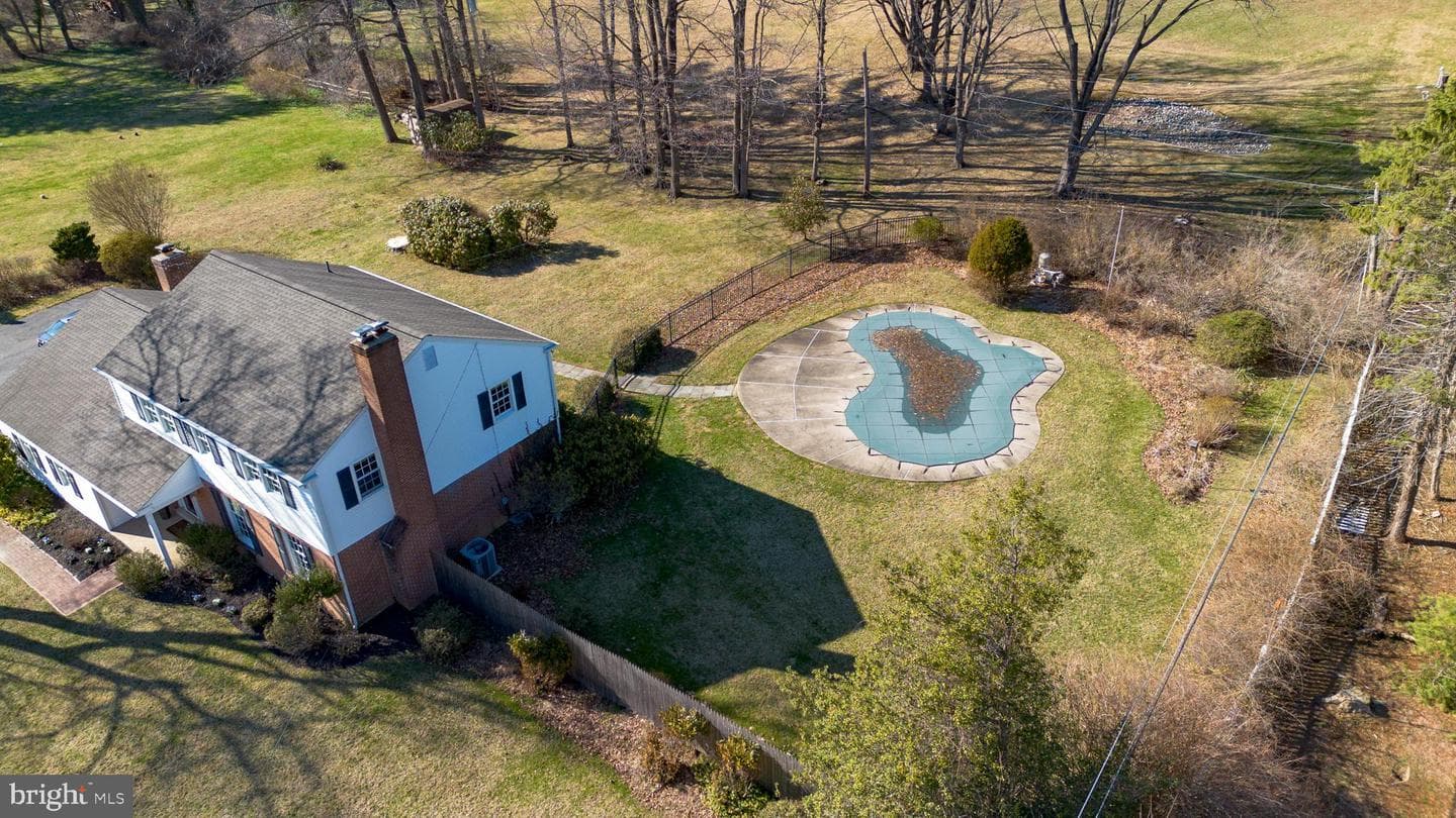 1329 Sugartown Road photo 4
