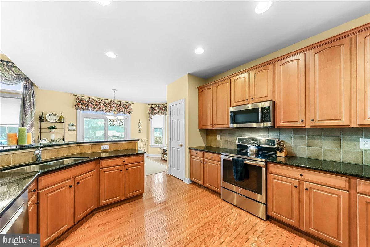161 Candlewyck Drive photo 12
