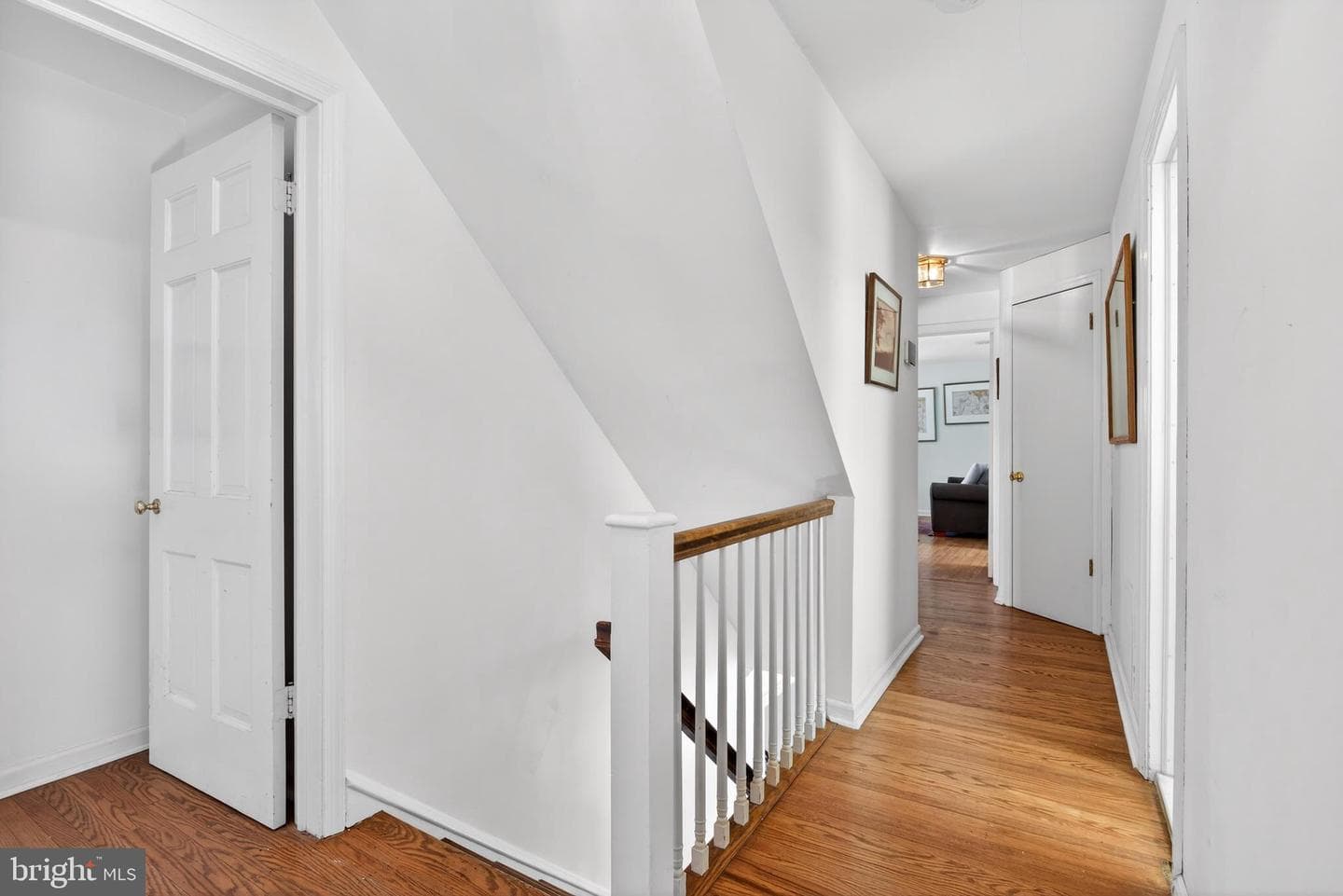 9 Foxchase Road photo 36