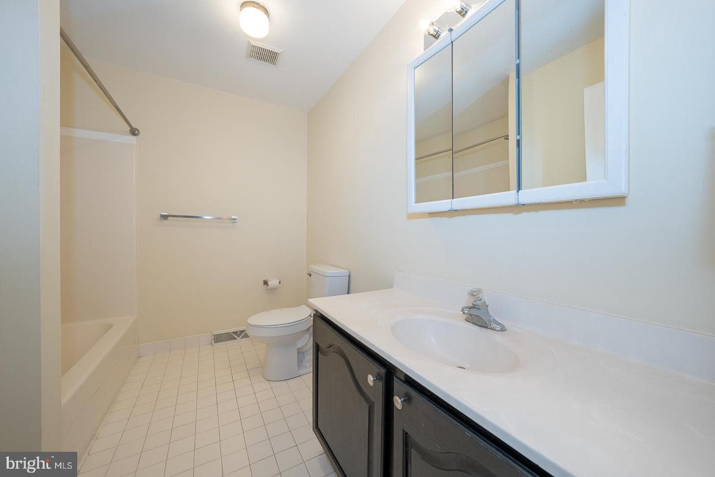 749 Bradford Terrace photo 23