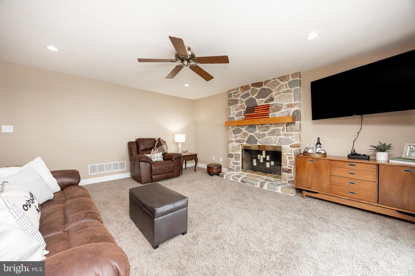 35 Oakwood Lane photo 15