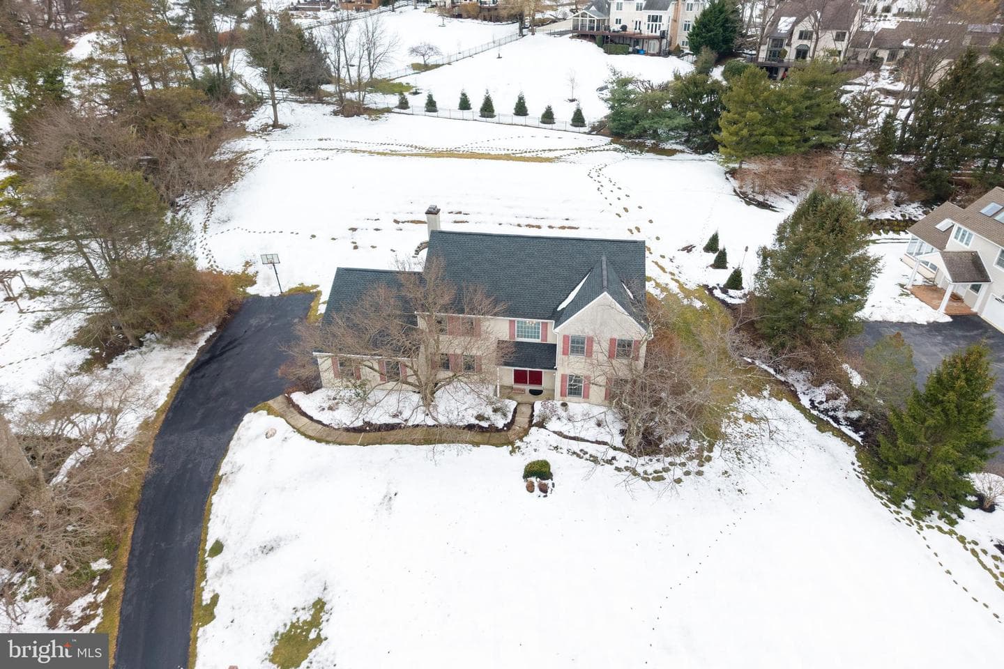 35 Oakwood Lane photo 2