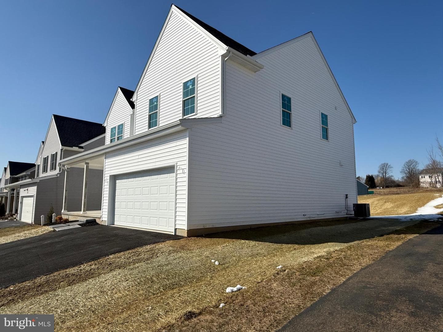253 Beaumont Drive photo 35