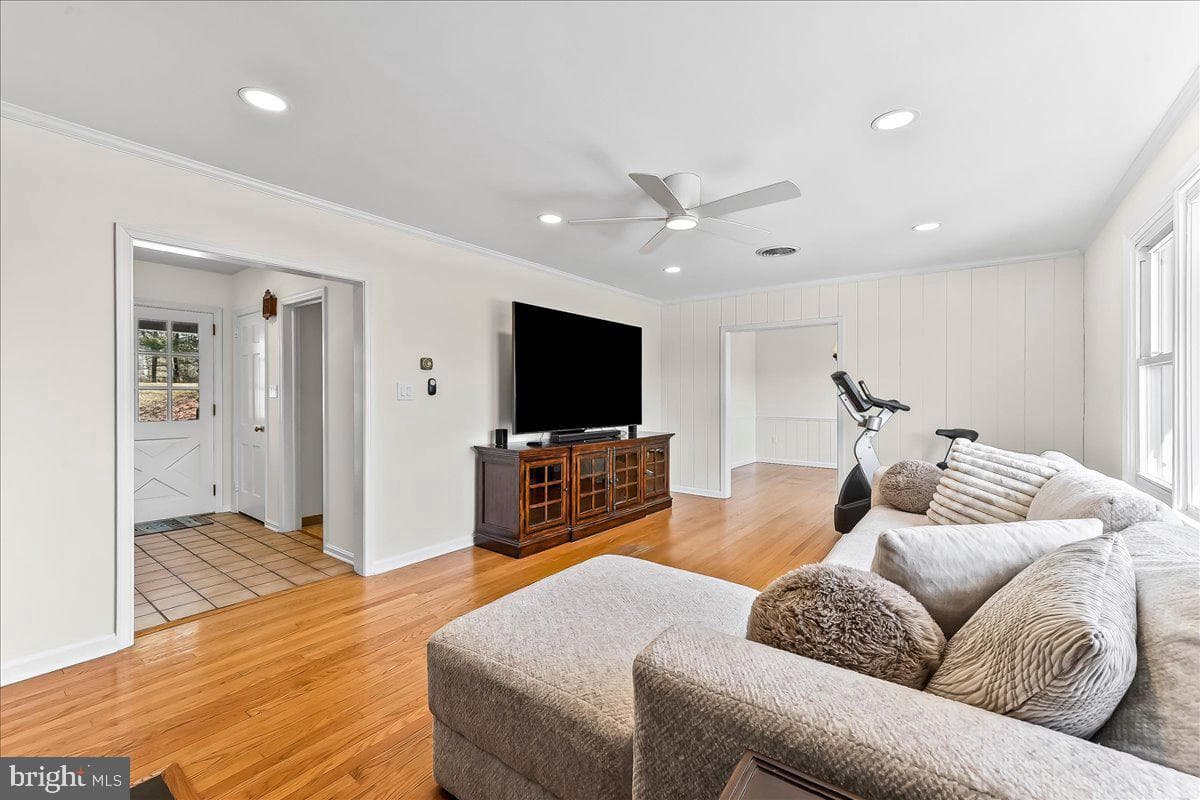 205 Northbank Road photo 9