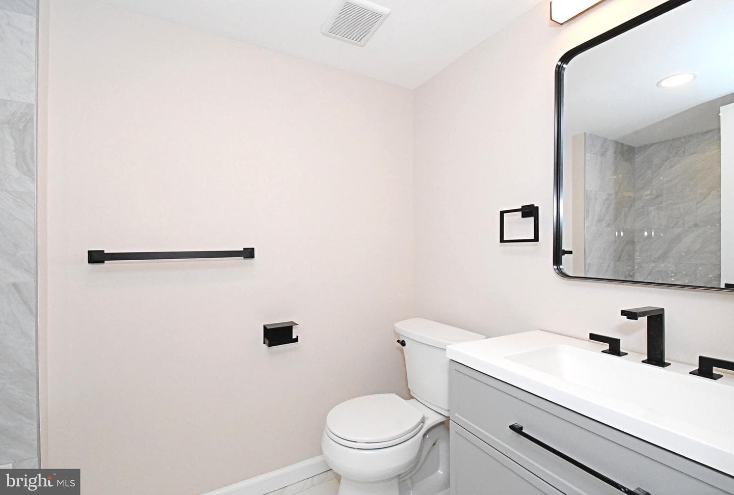 613 Washington Place #13 photo 12