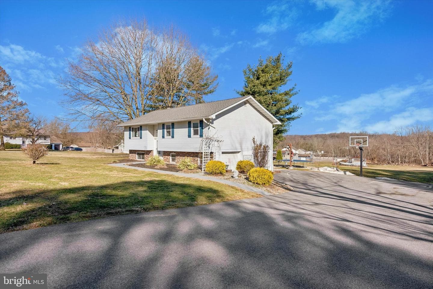 210 Valley Green Drive photo 2