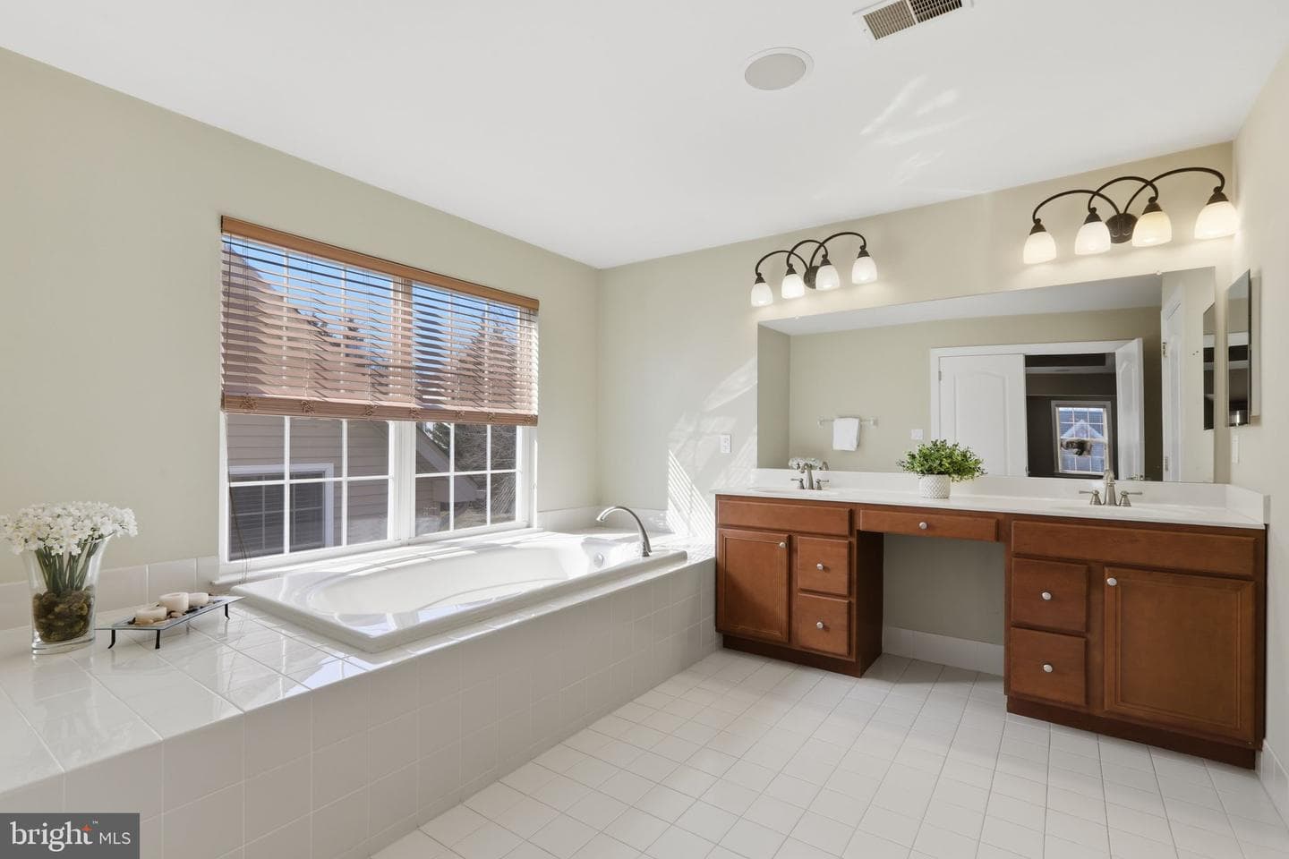 1319 Jamestown Drive photo 39