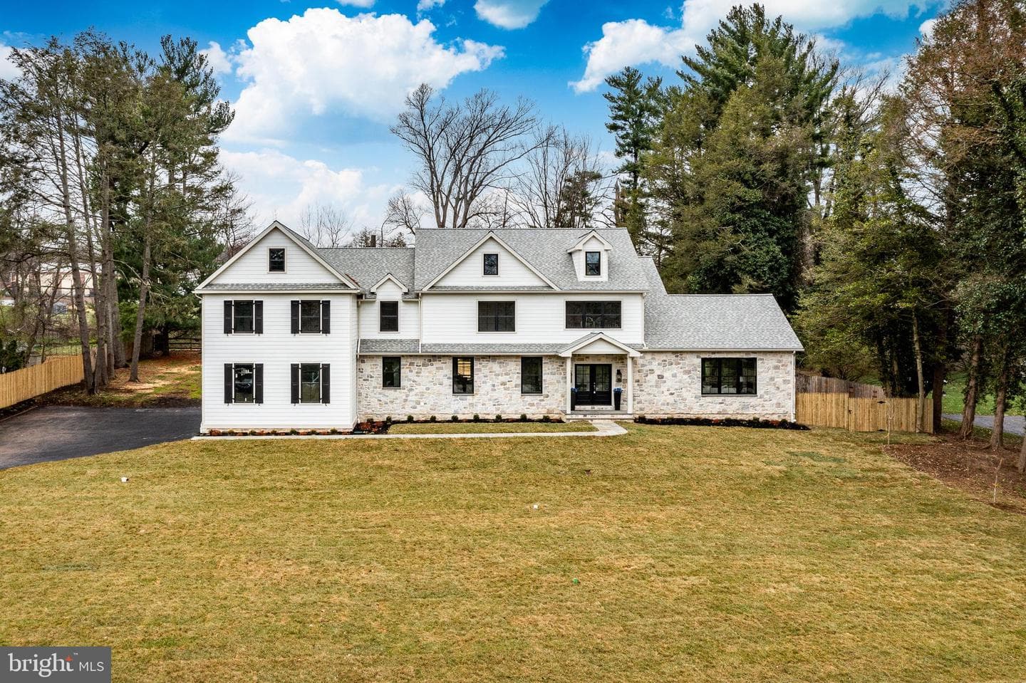 1427 Sugartown Road photo 3