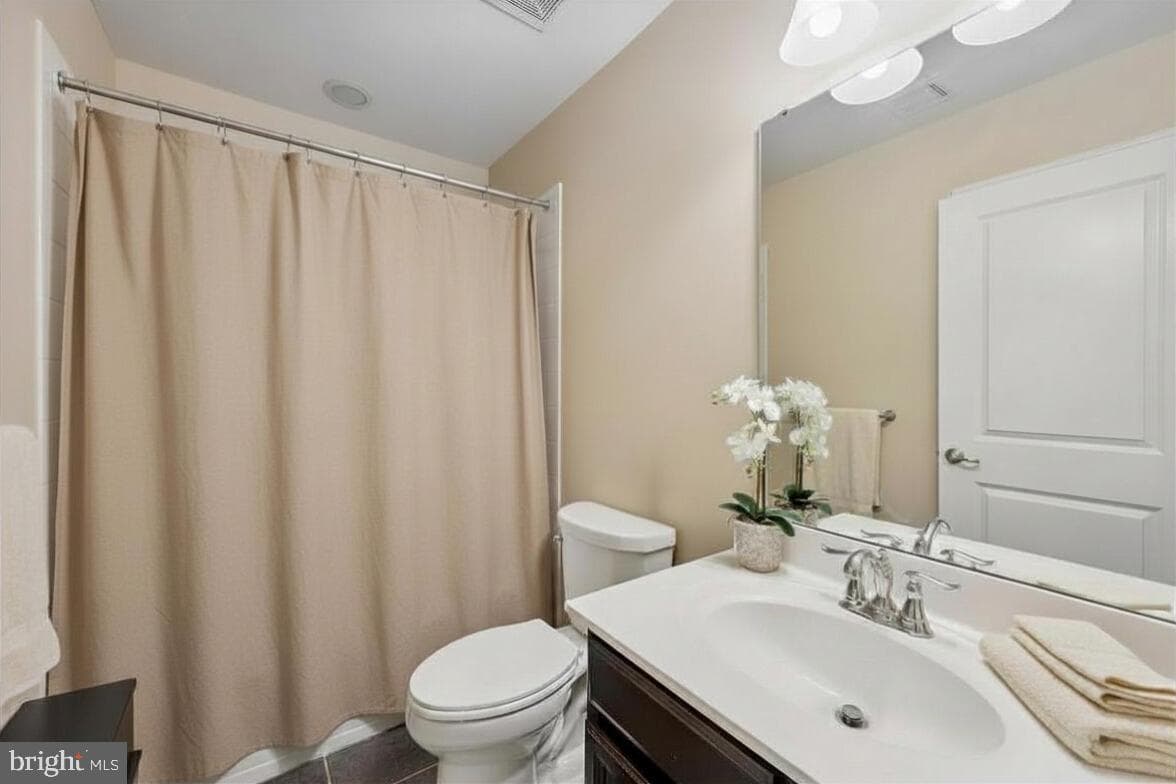 1843 Honeysuckle Court photo 10
