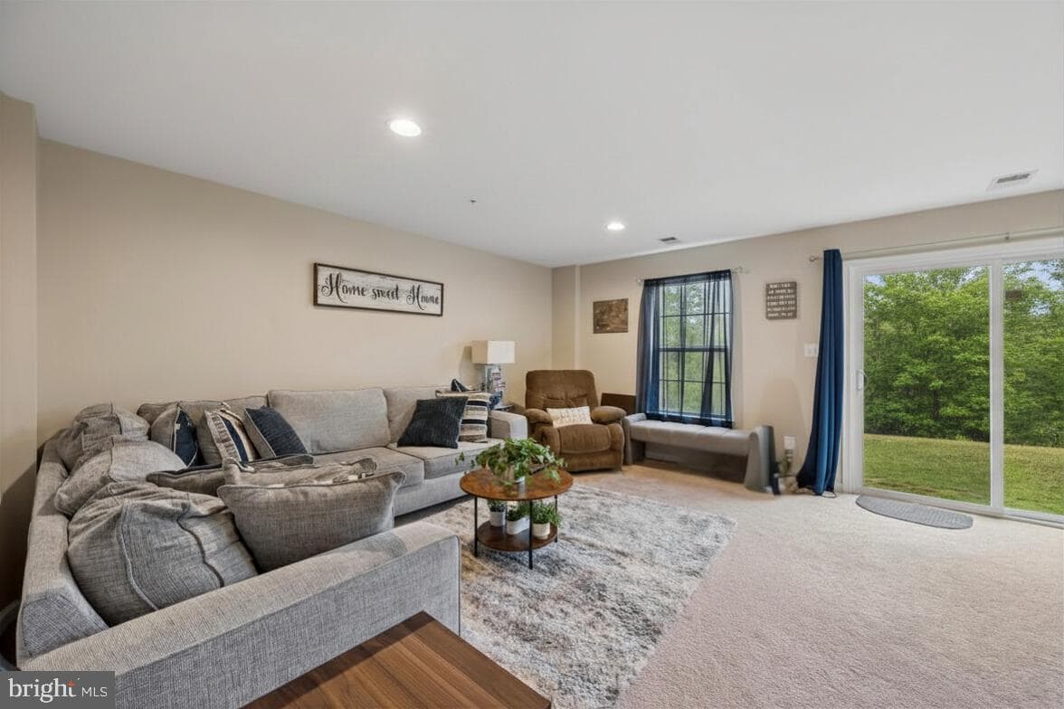 1843 Honeysuckle Court photo 12
