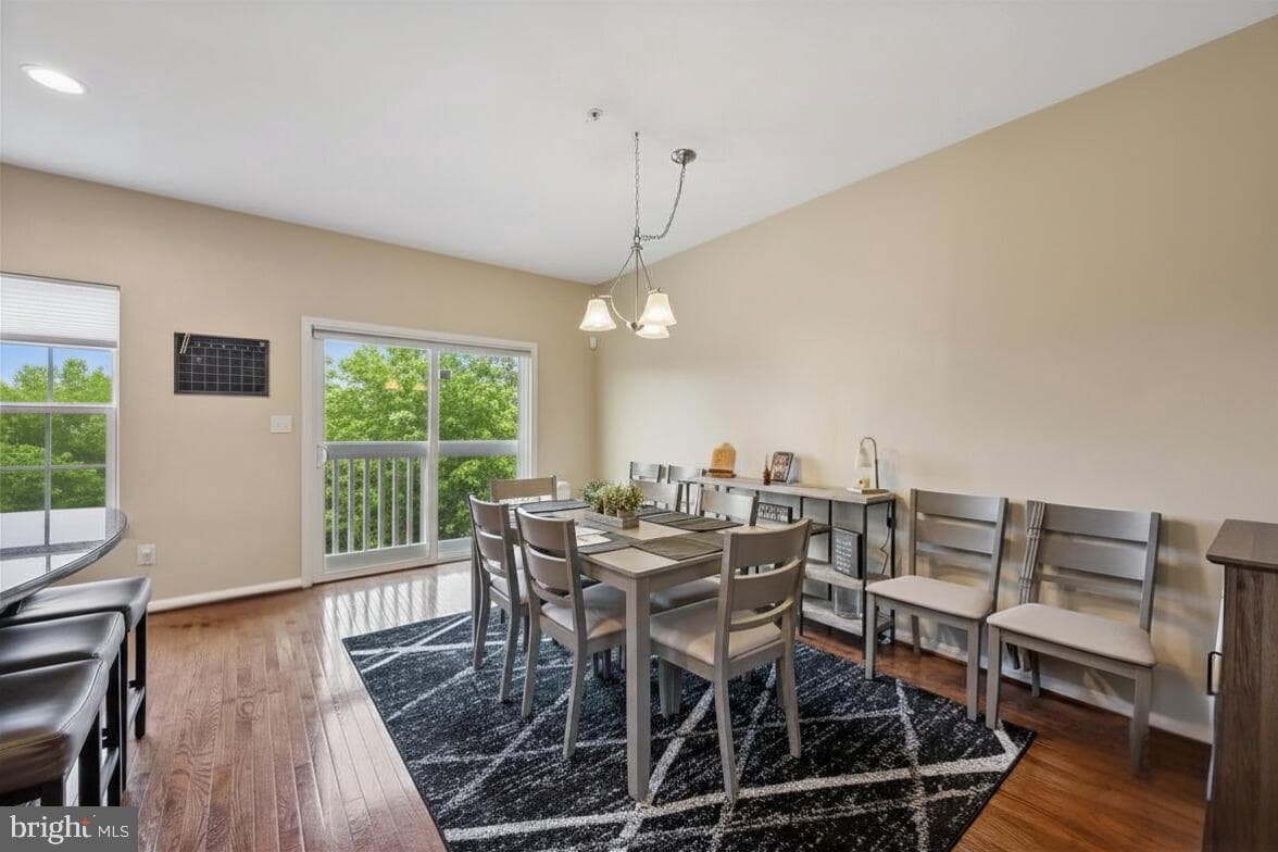 1843 Honeysuckle Court photo 4