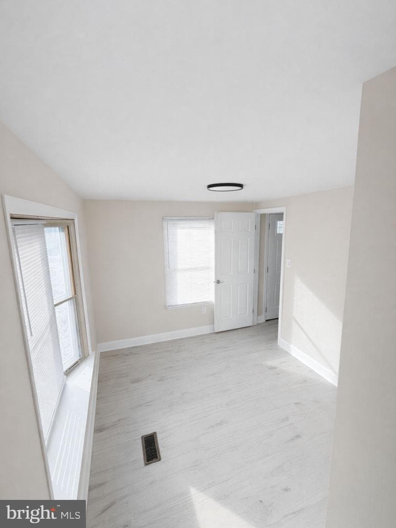 885 Buttonwood Avenue photo 9