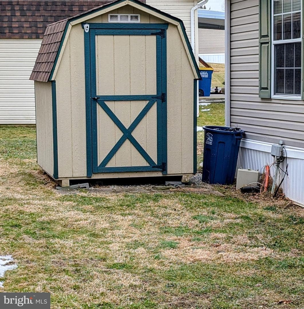 140 Grant Avenue photo 13