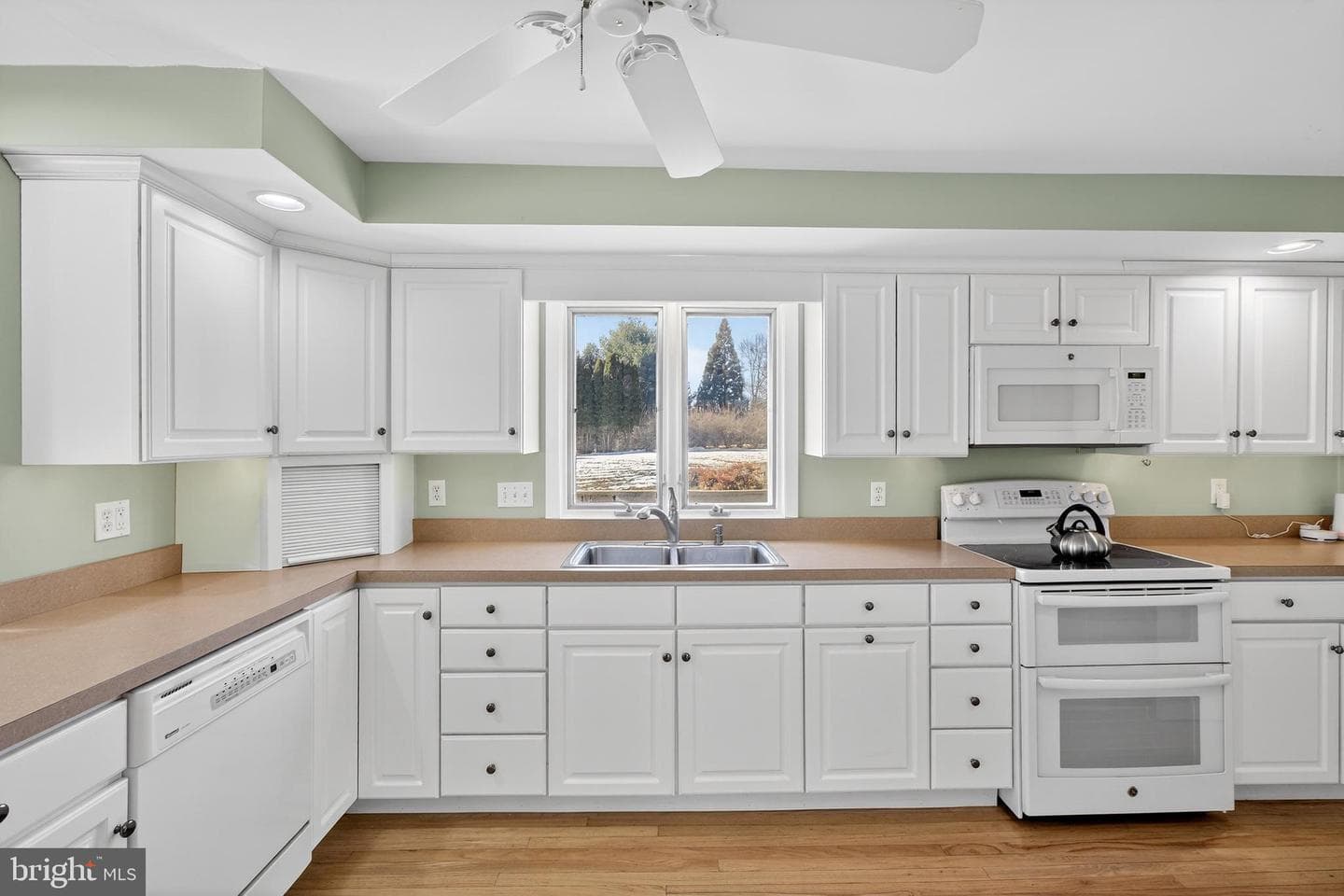 1072 Forest Road photo 26