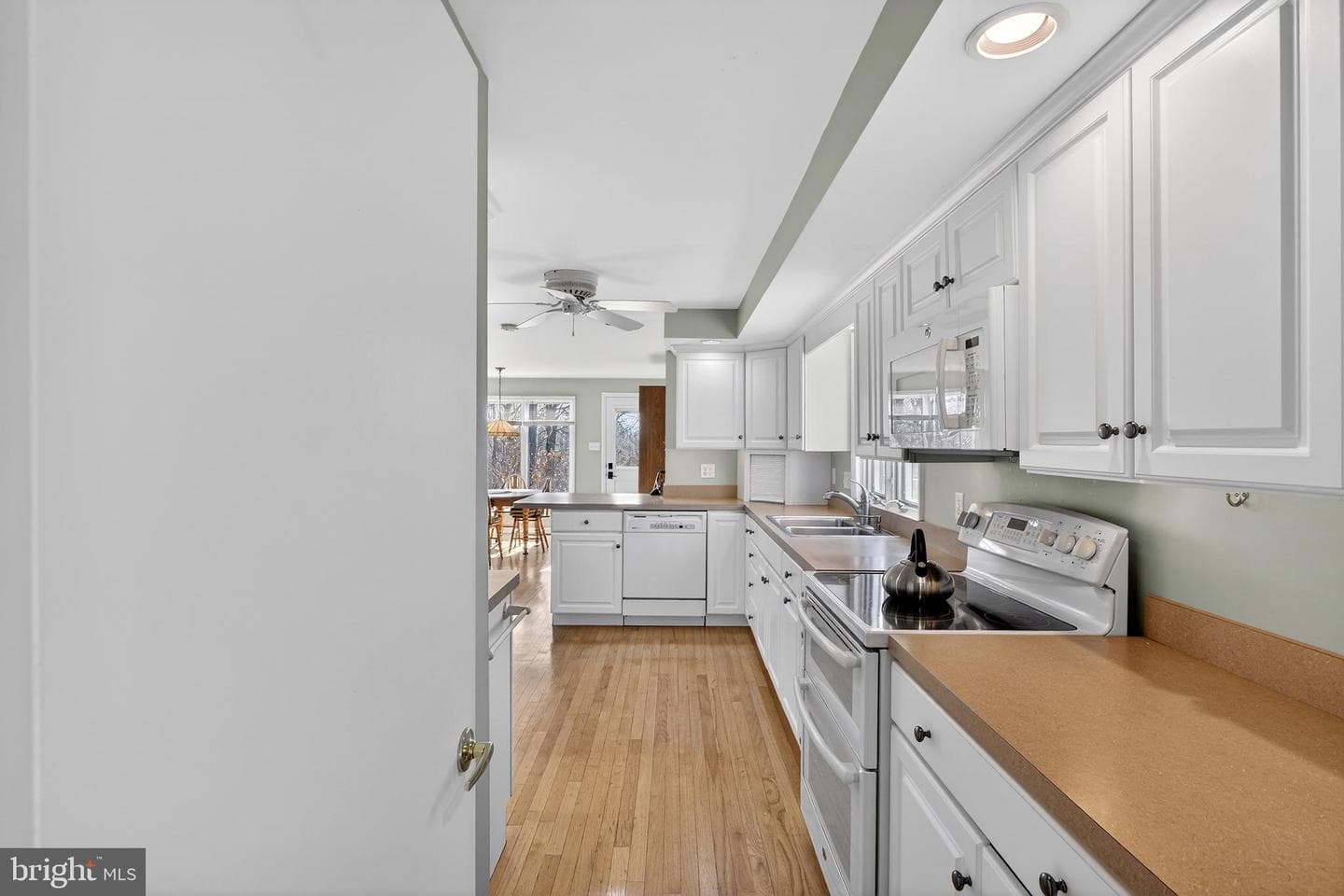 1072 Forest Road photo 27