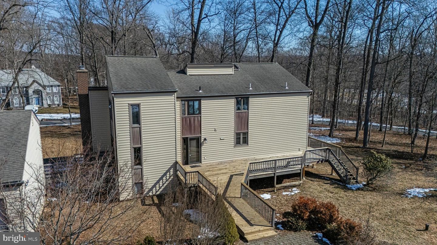1072 Forest Road photo 79
