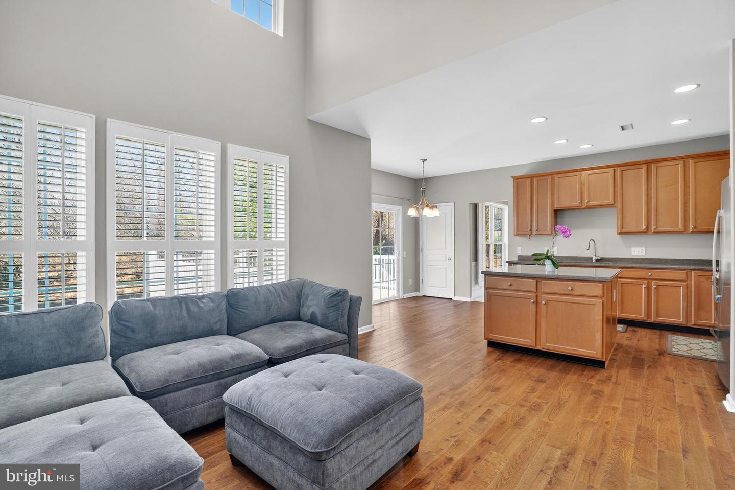 694 Churchill Road photo 20