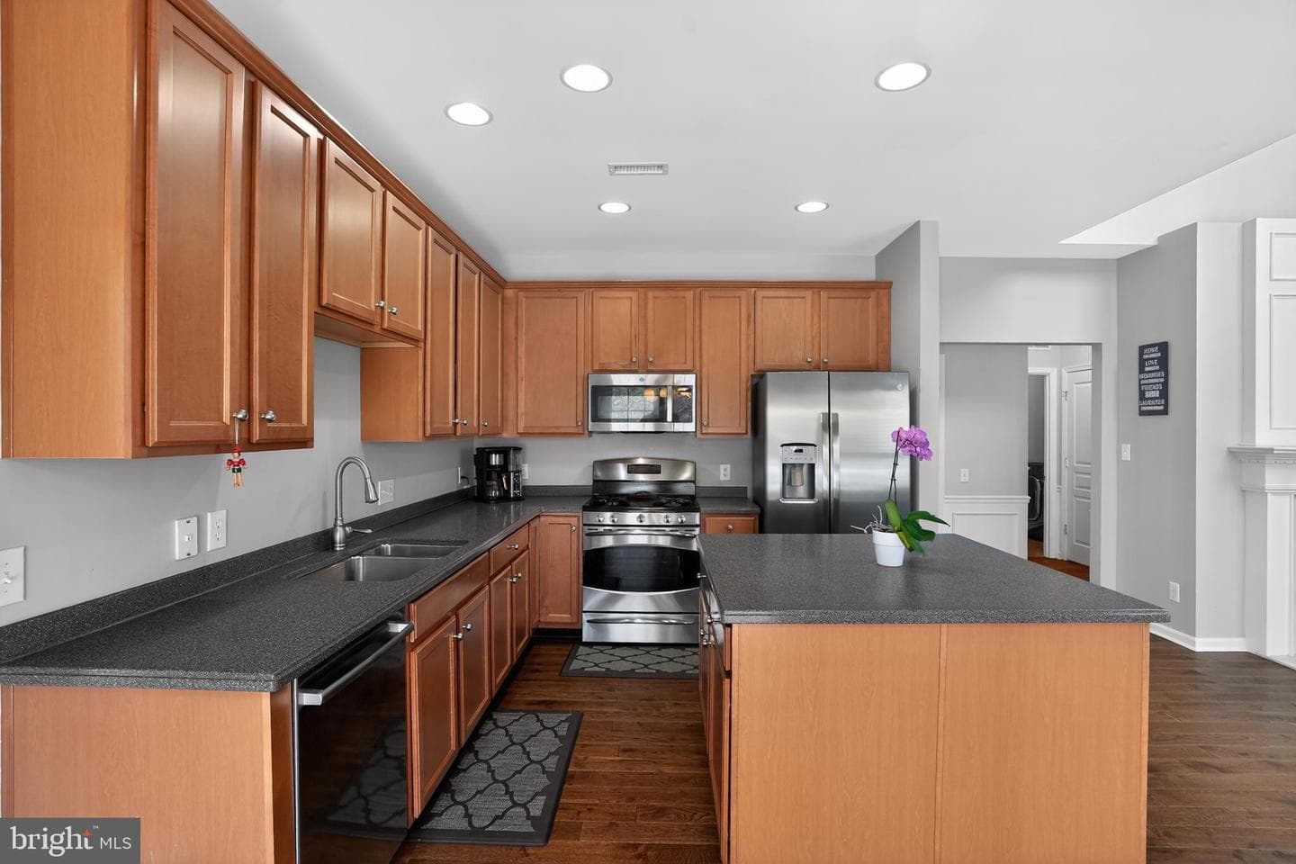 694 Churchill Road photo 22