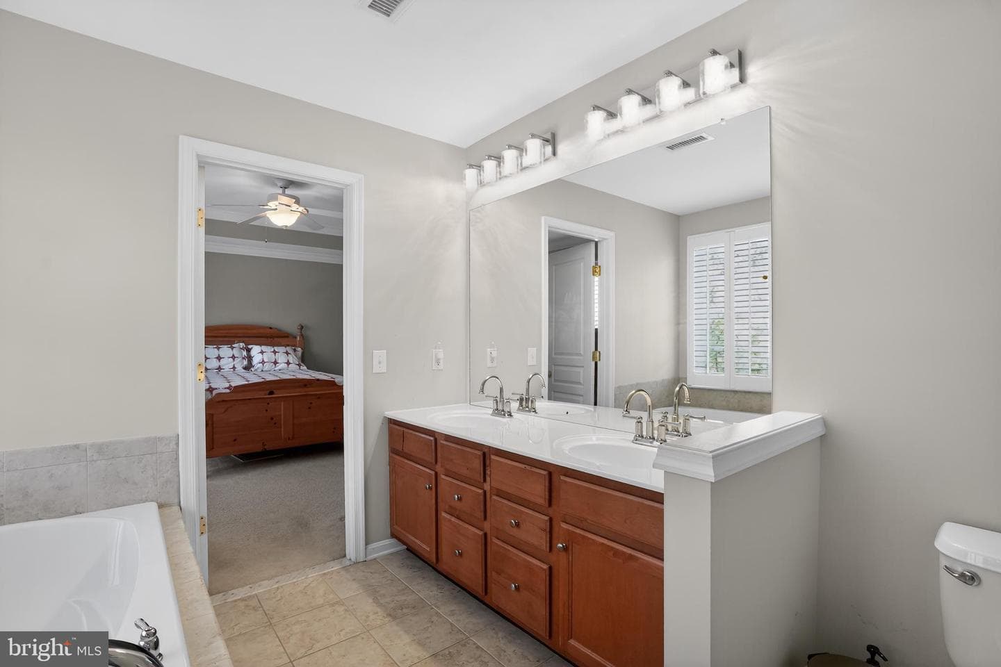 694 Churchill Road photo 35