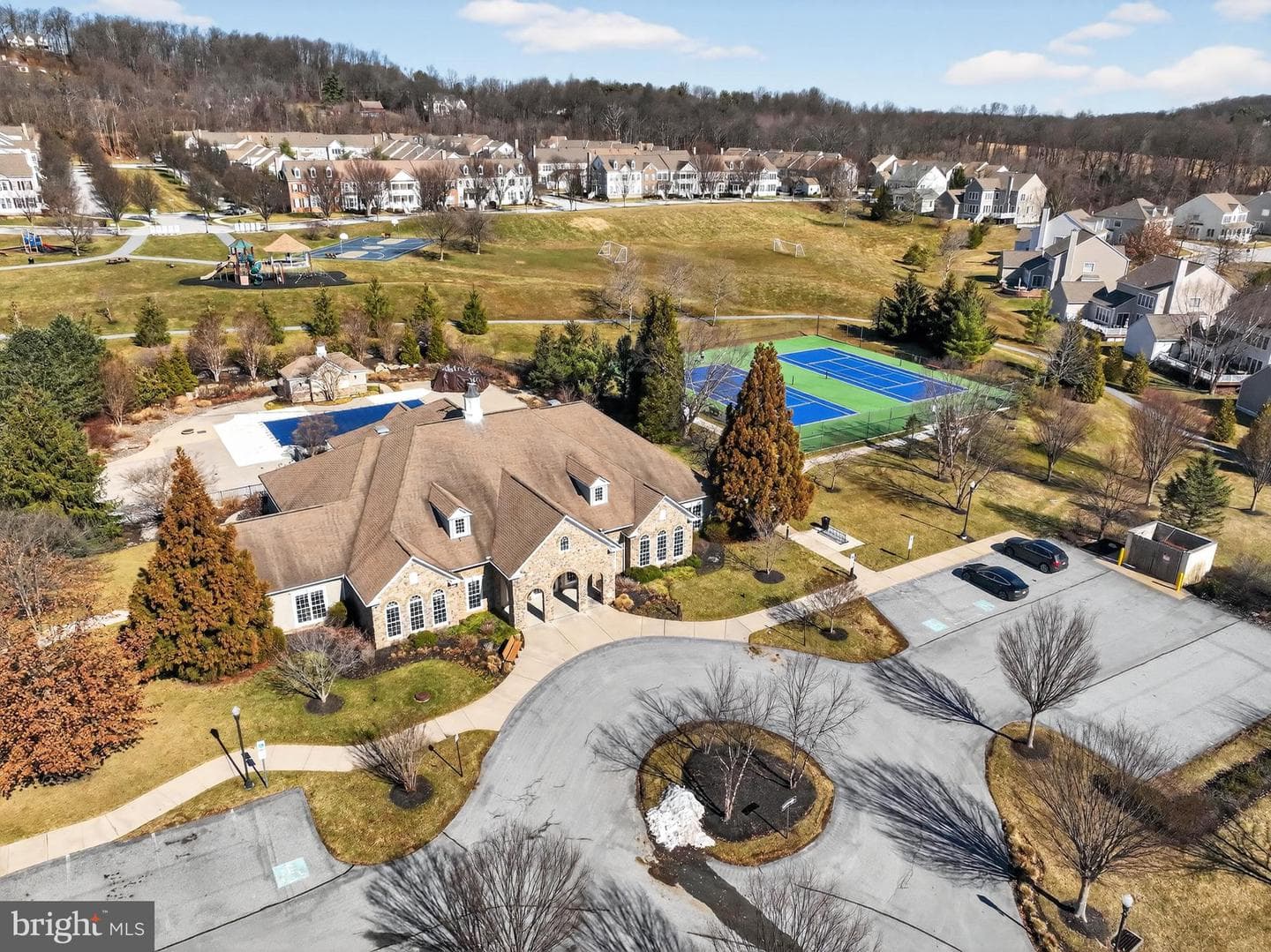 694 Churchill Road photo 51