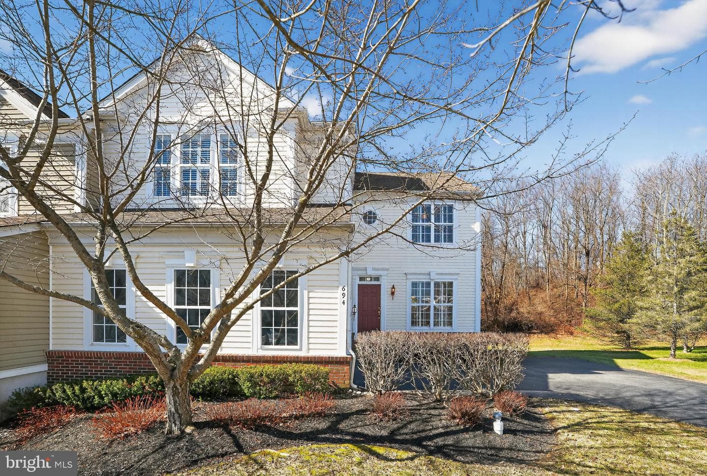 694 Churchill Road photo 9