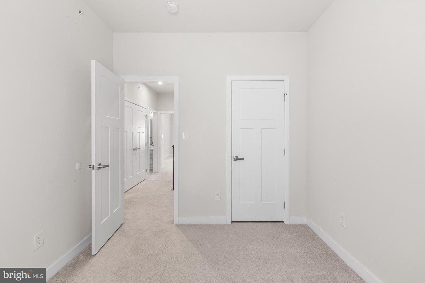 612 Holywell Drive photo 23