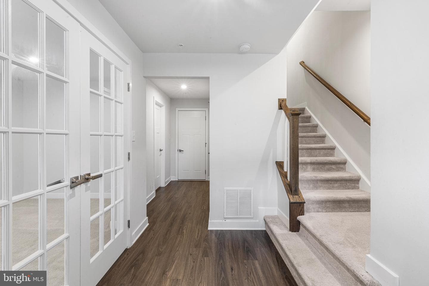612 Holywell Drive photo 4
