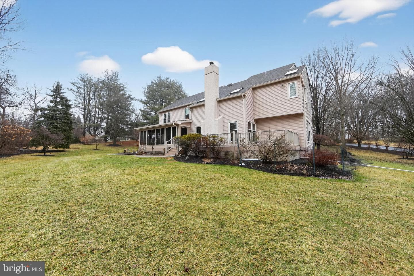 1533 Glenmont Lane photo 20