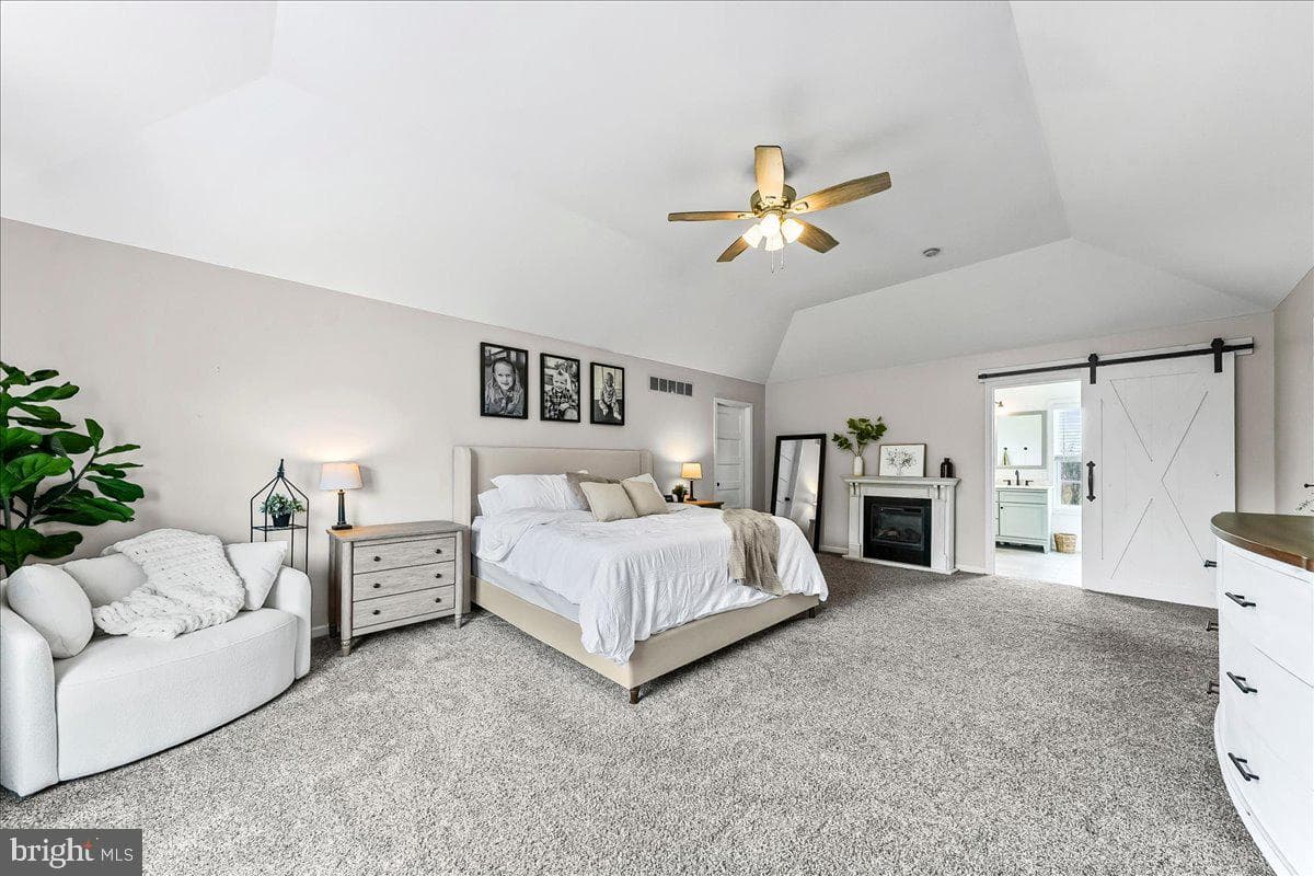 115 Bedford Way photo 25