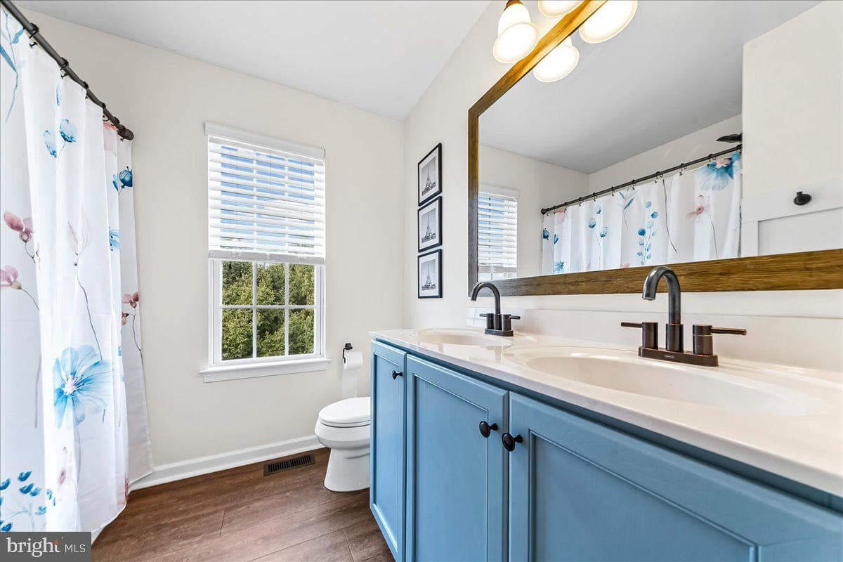 115 Bedford Way photo 32