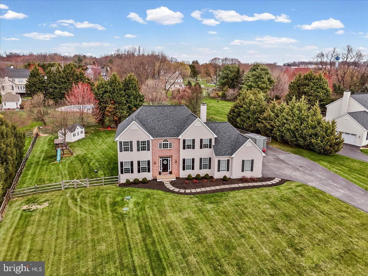 115 Bedford Way photo 41