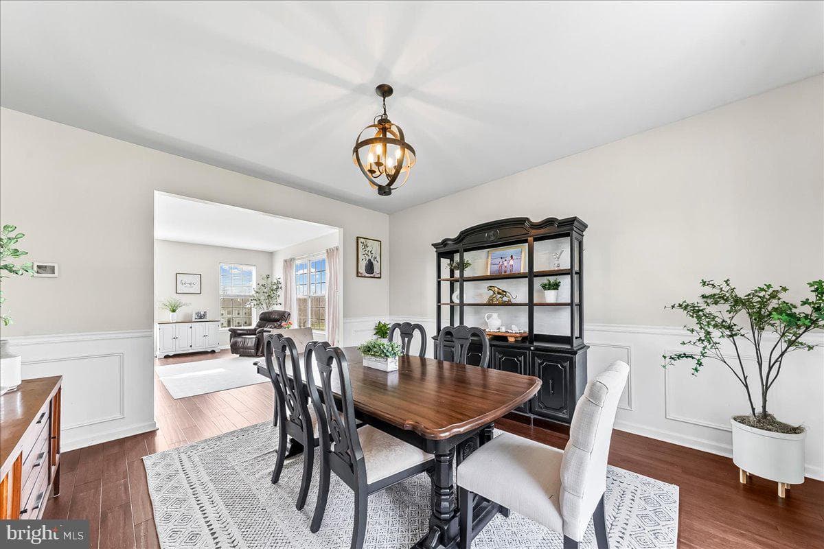 115 Bedford Way photo 8