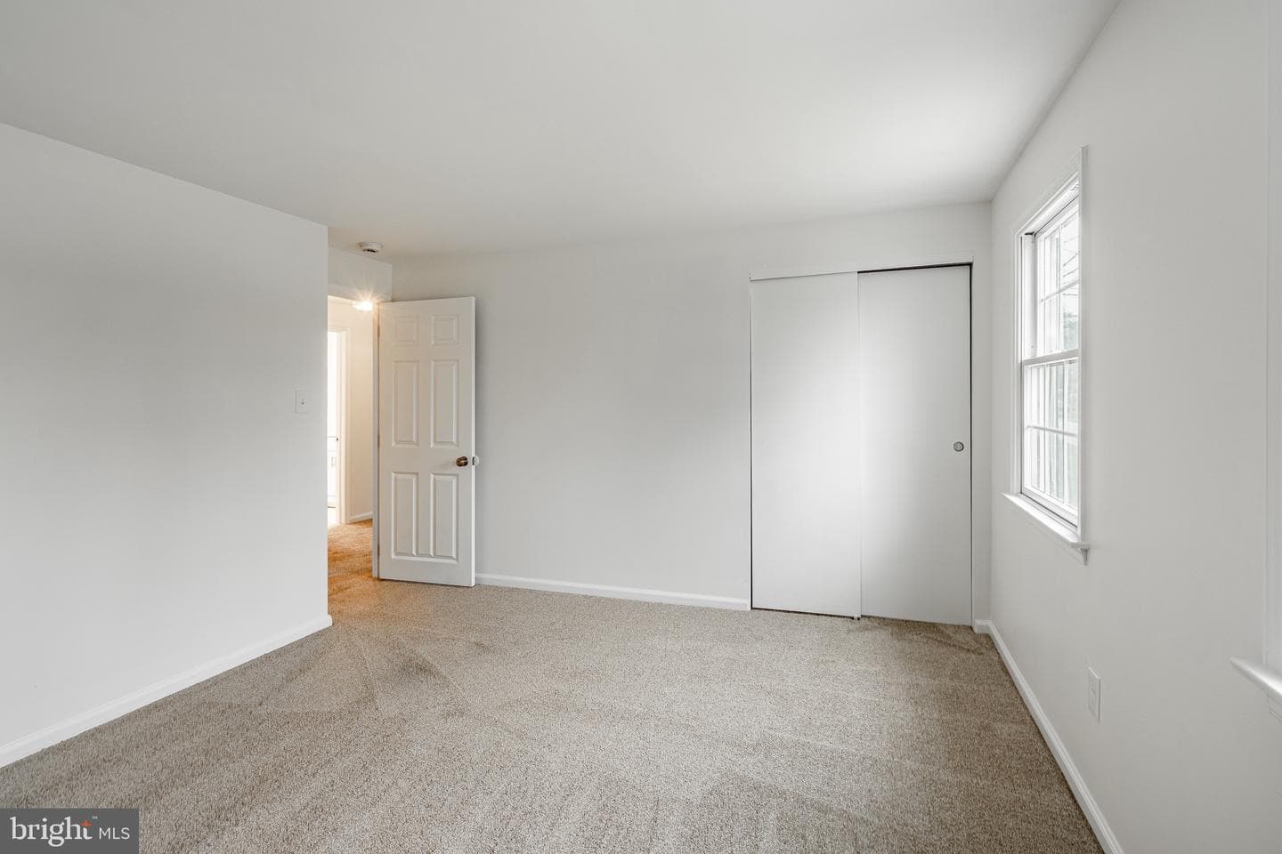 1223 Hawthorne Lane photo 39