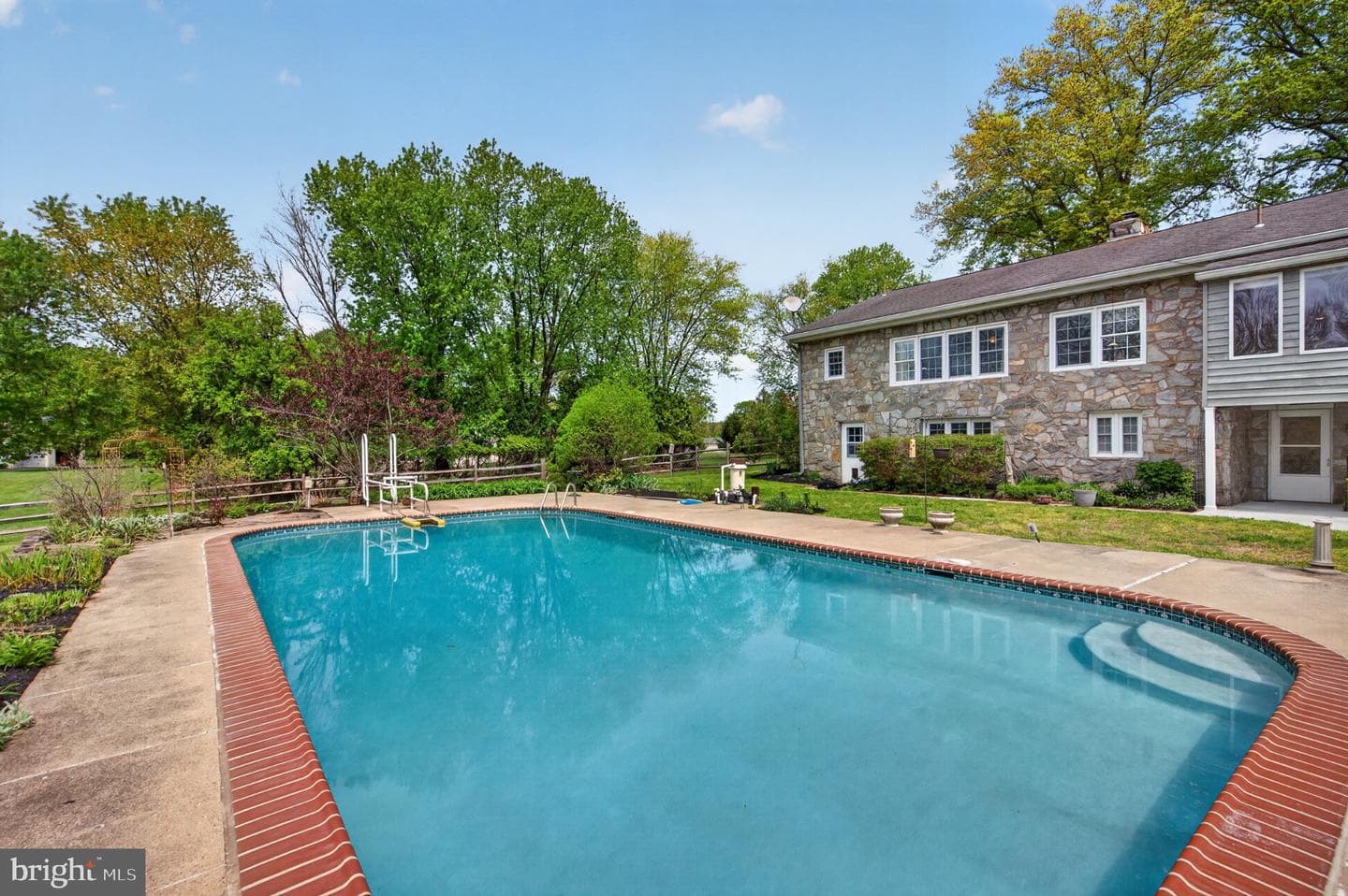 300 Sanatoga Road photo 12