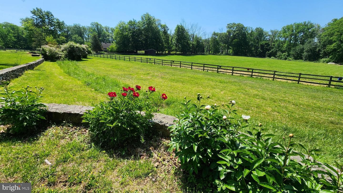 1105 Green Lane Road photo 71