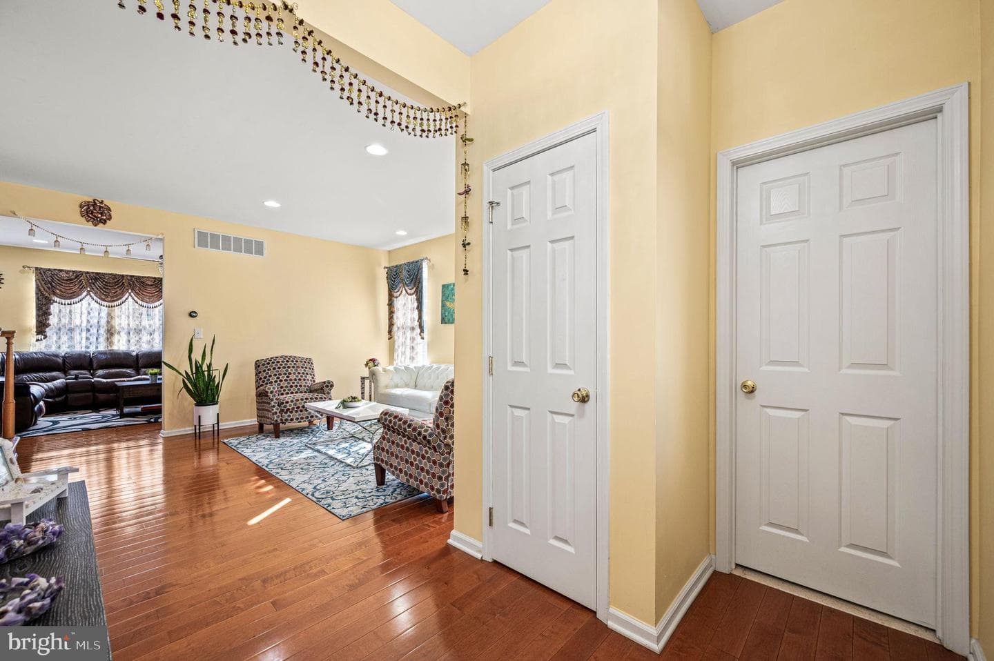 635 Sunderland Avenue photo 4