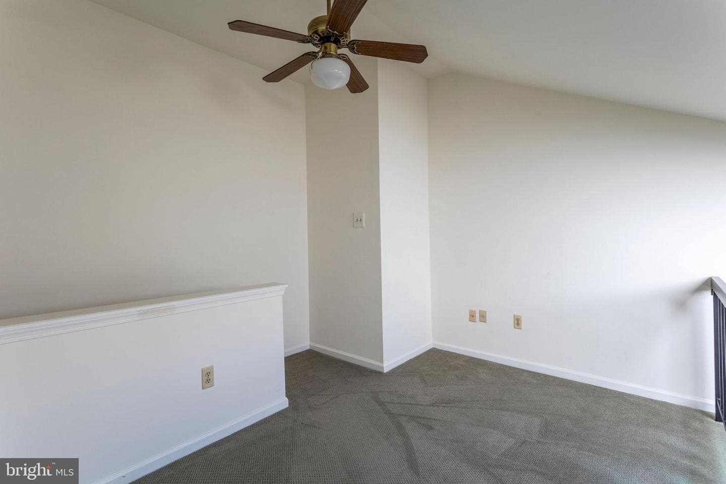 633 Washington Place #33 photo 24