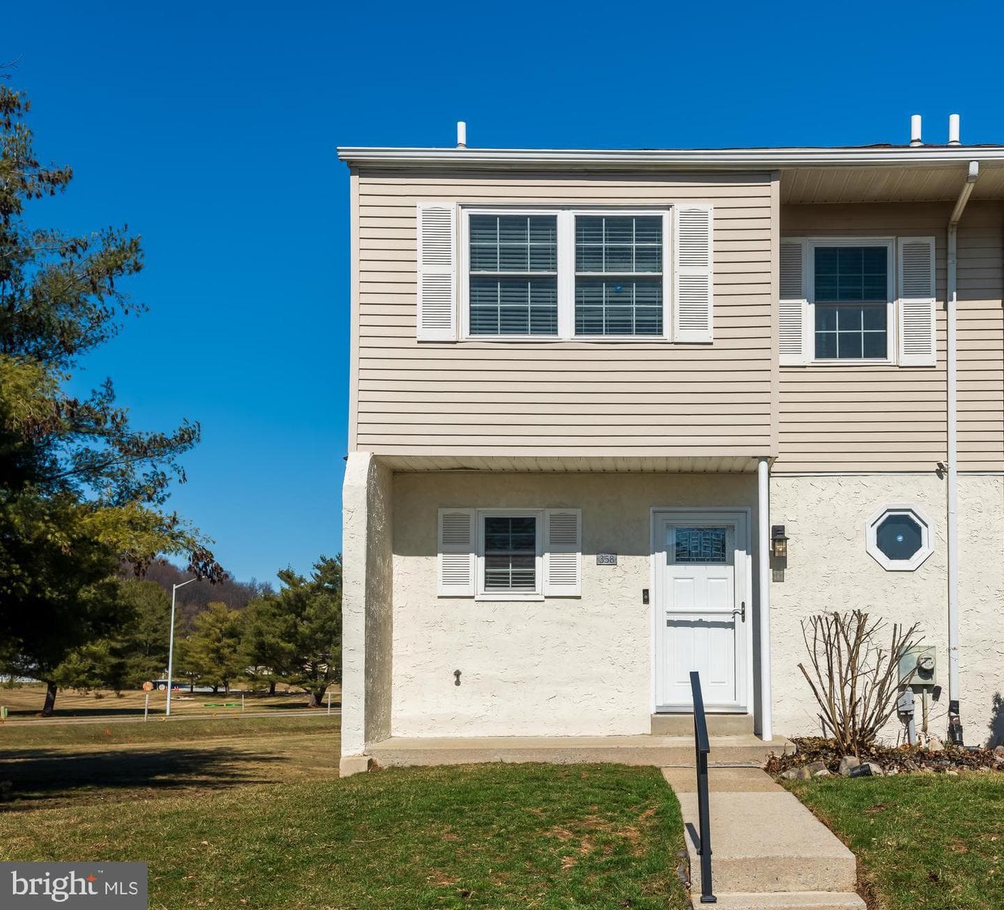 358 Carlyn Court photo 2